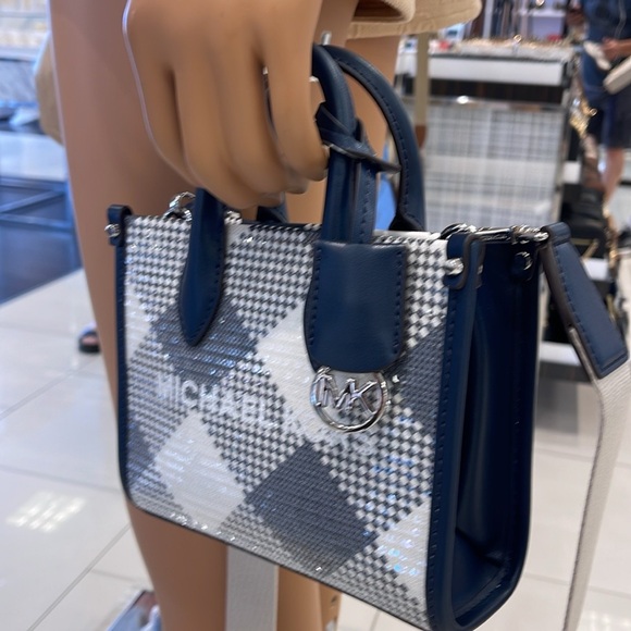 Michael Kors Mirella Extra-Small Logo Crossbody XBODY Shopper Bag
Navy 
NWT - Picture 6 of 16